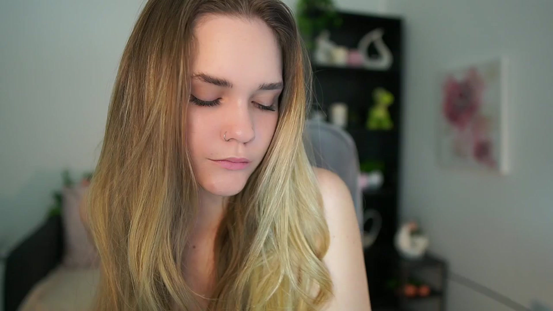 Gallery image thumbnail from Skyla_Novea_'s myfreecams stream on, 04/03/2024, 15:14 image 16 of 20