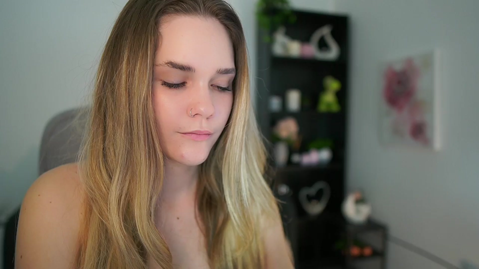 Gallery image thumbnail from Skyla_Novea_'s myfreecams stream on, 04/03/2024, 15:14 image 5 of 20