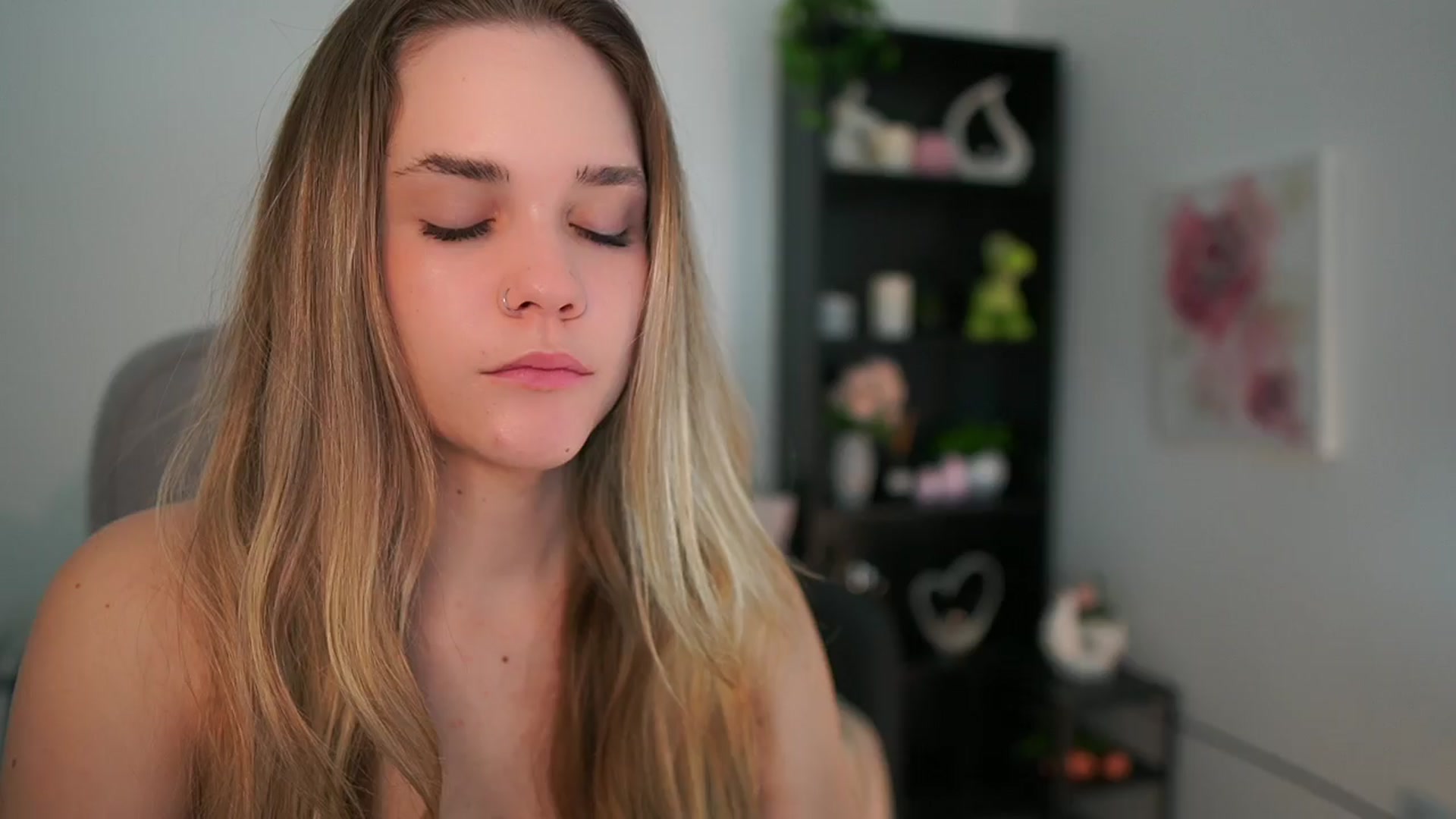 Gallery image thumbnail from Skyla_Novea_'s myfreecams stream on, 04/03/2024, 15:14 image 3 of 20