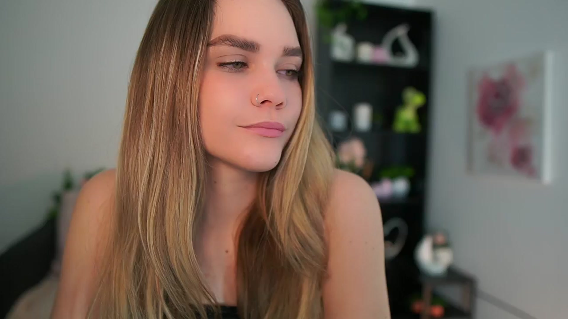 Gallery image thumbnail from Skyla_Novea_'s myfreecams stream on, 04/04/2024, 19:51 image 6 of 20