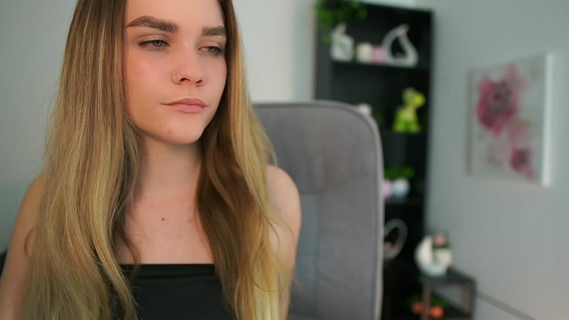 Gallery image thumbnail from Skyla_Novea_'s myfreecams stream on, 04/04/2024, 19:51 image 12 of 20