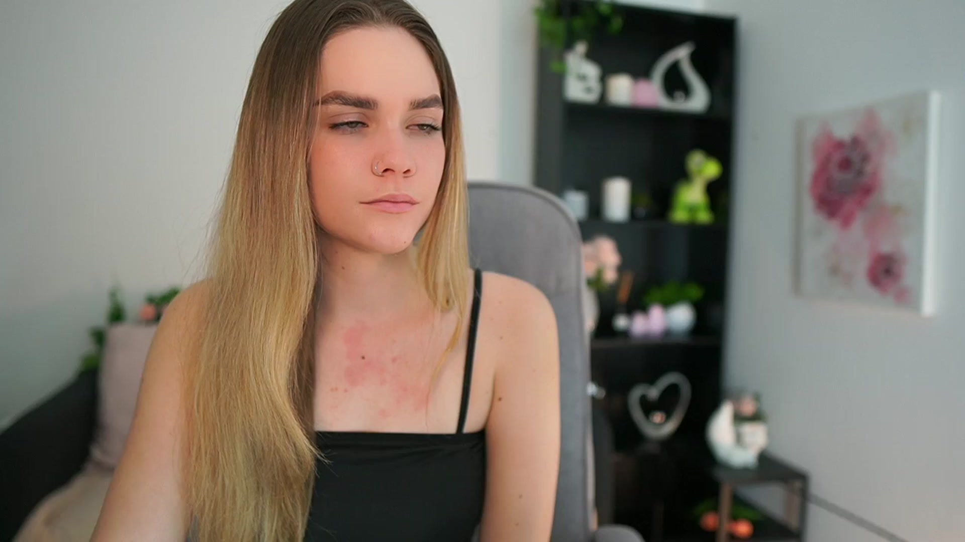 Gallery image thumbnail from Skyla_Novea_'s myfreecams stream on, 04/04/2024, 19:51 image 19 of 20