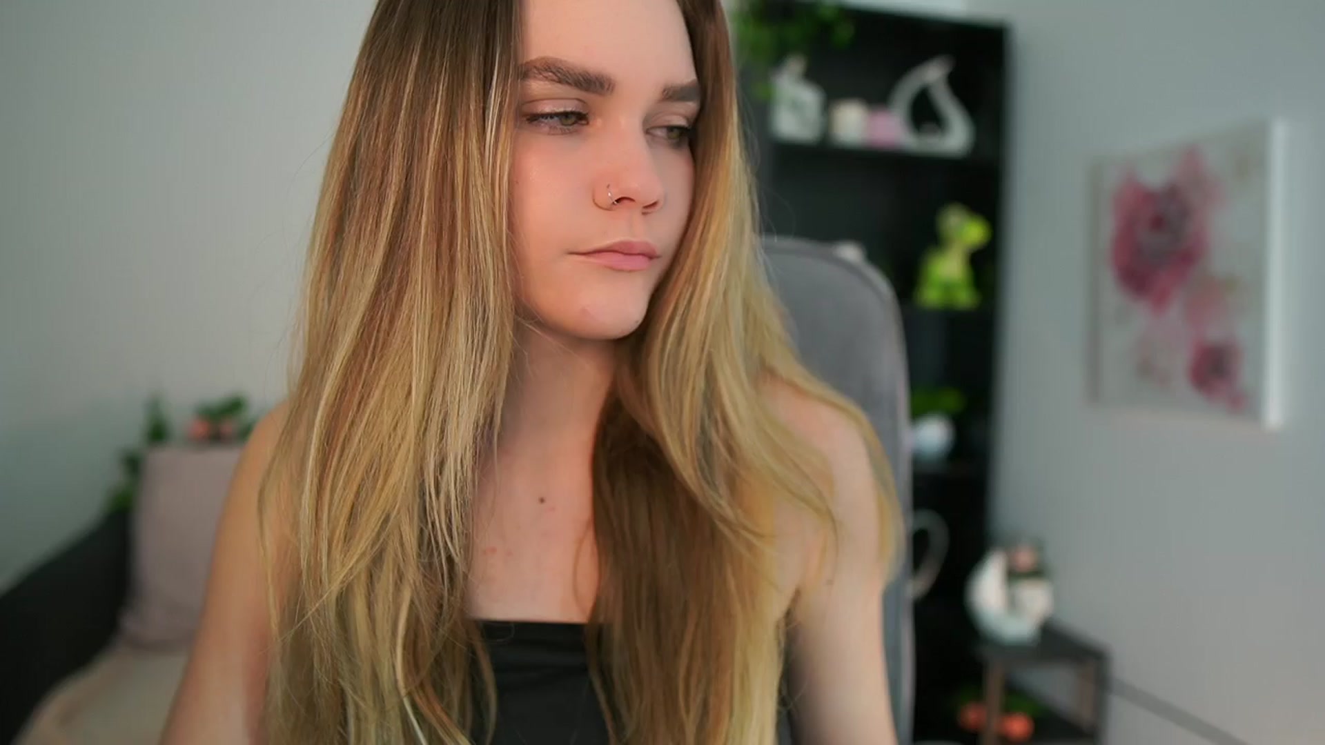 Gallery image thumbnail from Skyla_Novea_'s myfreecams stream on, 04/04/2024, 19:51 image 7 of 20