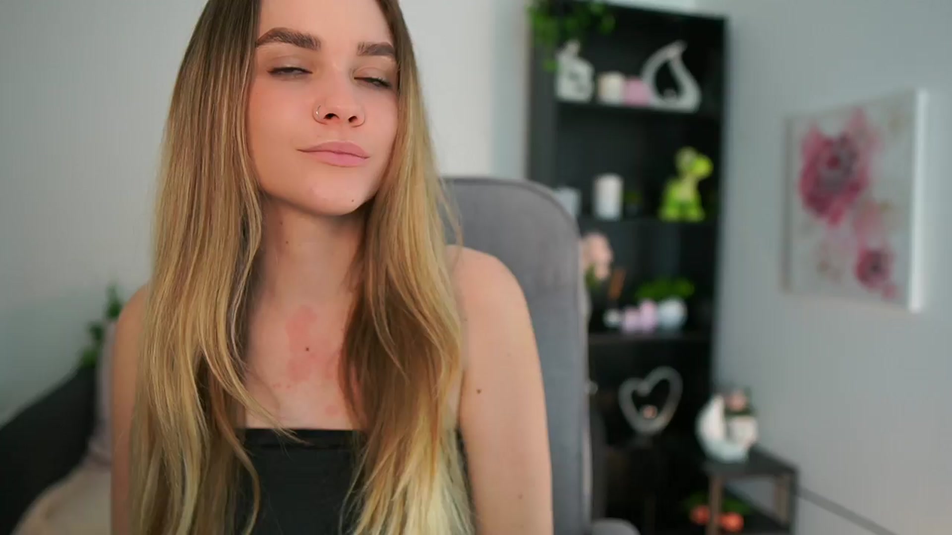 Gallery image thumbnail from Skyla_Novea_'s myfreecams stream on, 04/04/2024, 19:51 image 18 of 20