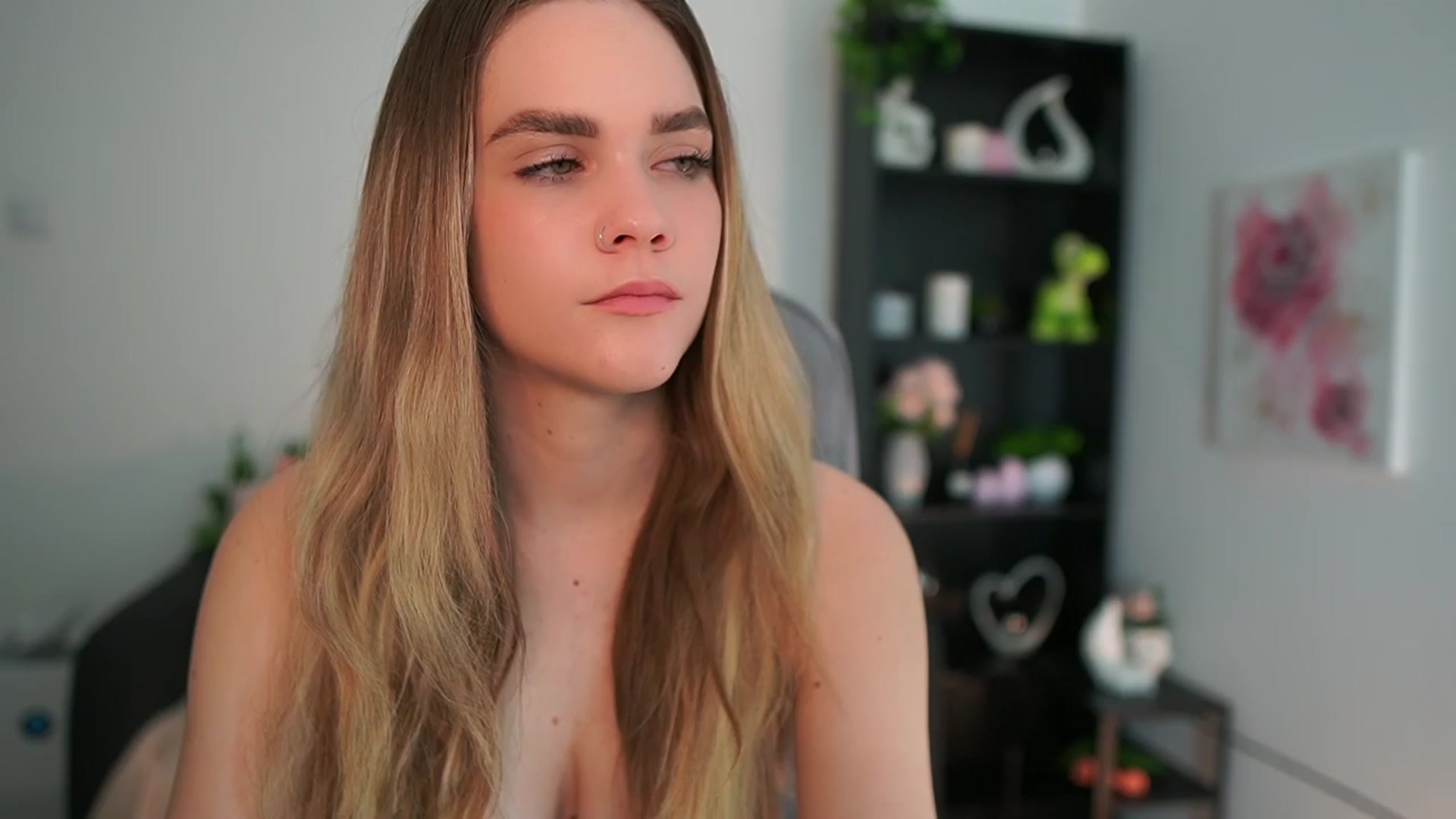 Gallery image thumbnail from Skyla_Novea_'s myfreecams stream on, 04/05/2024, 14:14 image 18 of 20