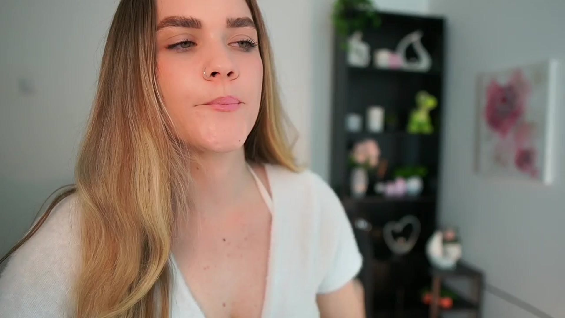 Gallery image thumbnail from Skyla_Novea_'s myfreecams stream on, 04/05/2024, 16:39 image 20 of 20