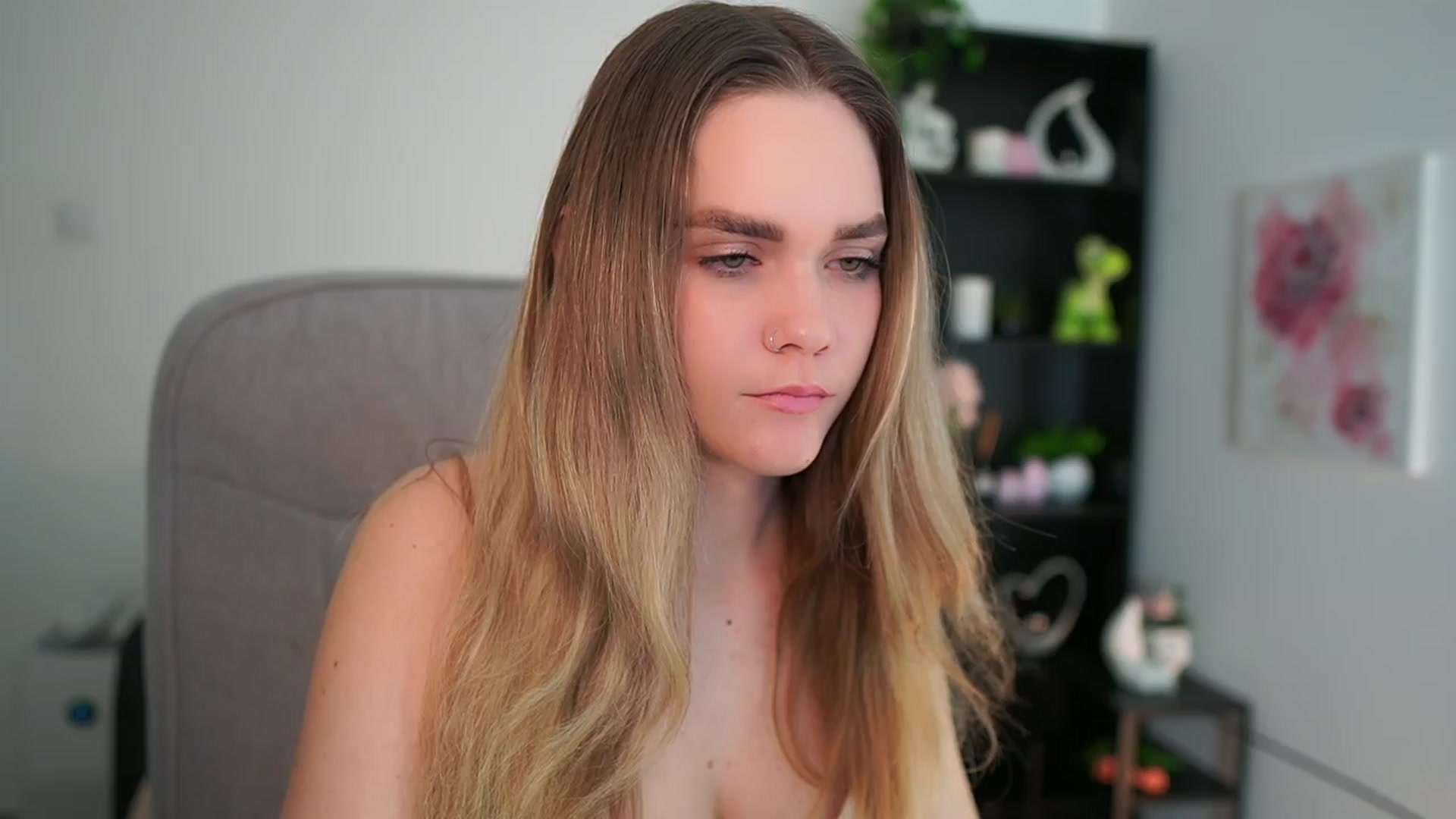 Gallery image thumbnail from Skyla_Novea_'s myfreecams stream on, 04/05/2024, 16:39 image 17 of 20