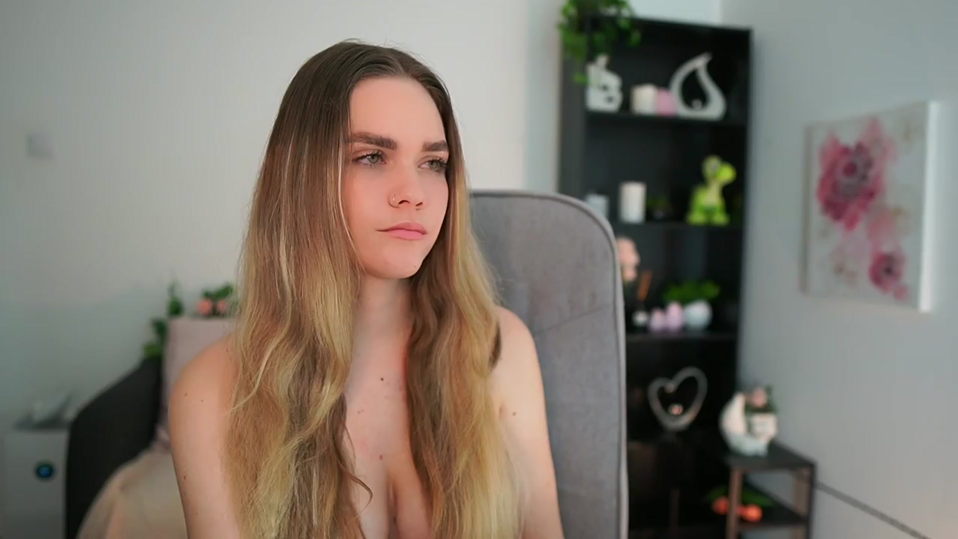 Gallery image thumbnail from Skyla_Novea_'s myfreecams stream on, 04/05/2024, 16:39 image 10 of 20