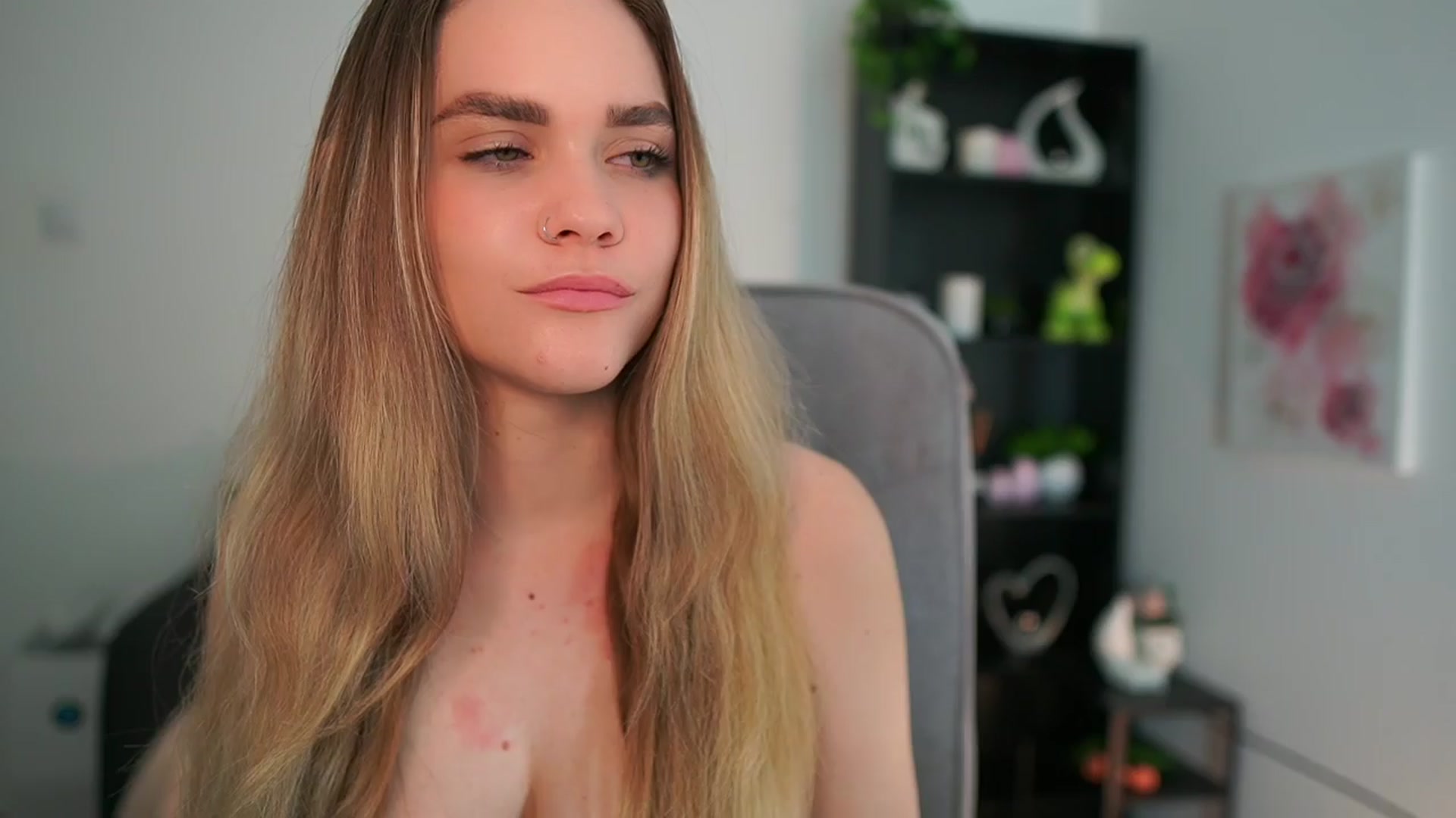 Gallery image thumbnail from Skyla_Novea_'s myfreecams stream on, 04/05/2024, 16:39 image 8 of 20