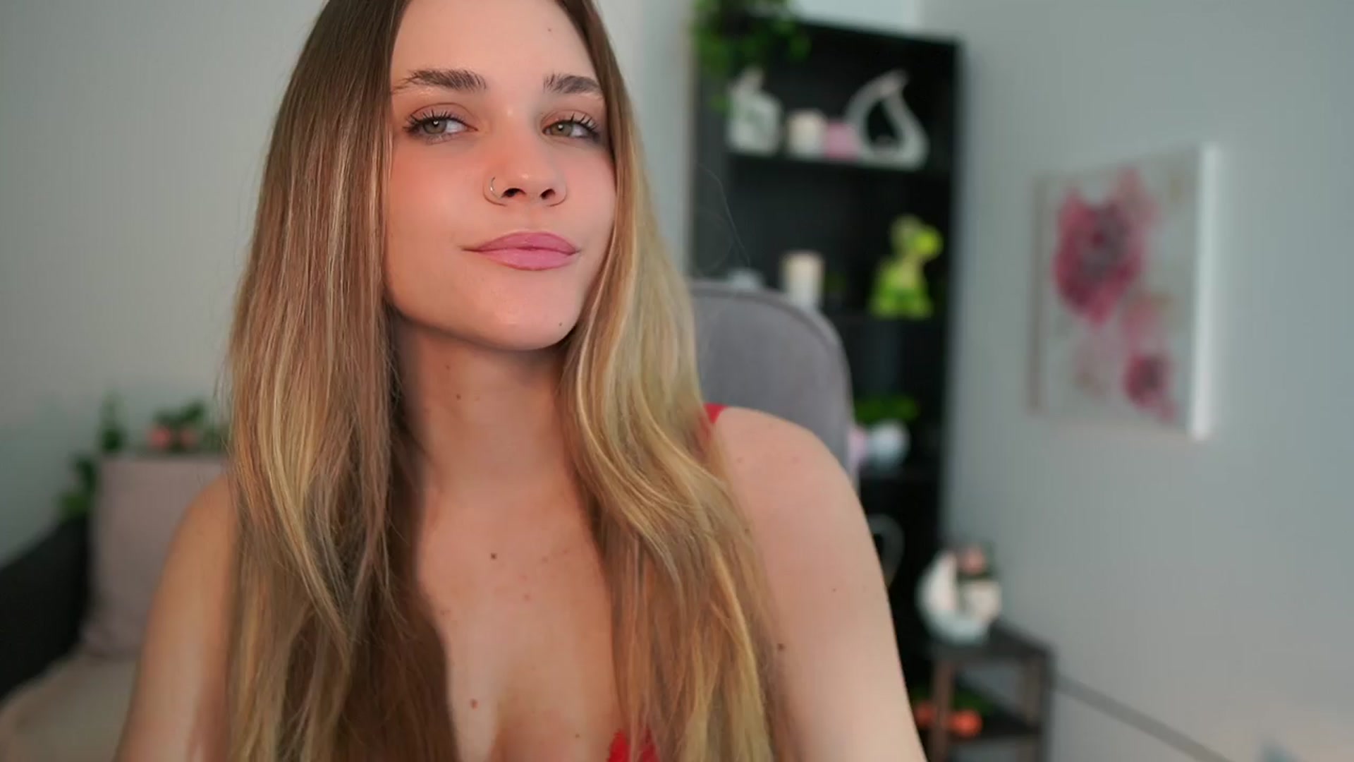 Gallery image thumbnail from Skyla_Novea_'s myfreecams stream on, 04/07/2024, 15:13 image 1 of 20