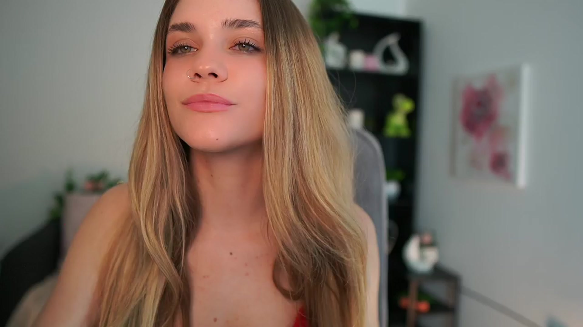 Gallery image thumbnail from Skyla_Novea_'s myfreecams stream on, 04/07/2024, 15:13 image 13 of 20