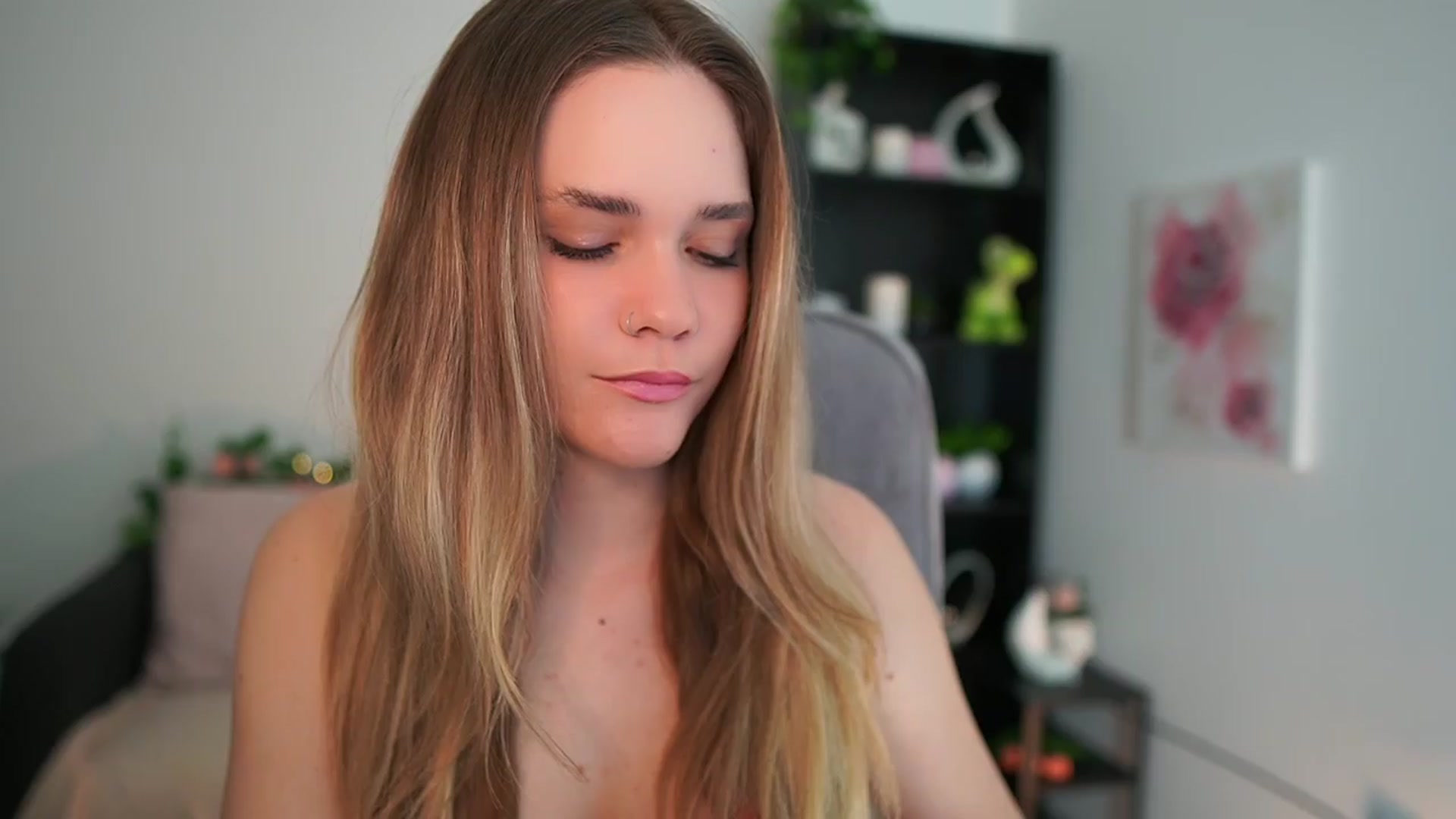 Gallery image thumbnail from Skyla_Novea_'s myfreecams stream on, 04/07/2024, 15:13 image 20 of 20