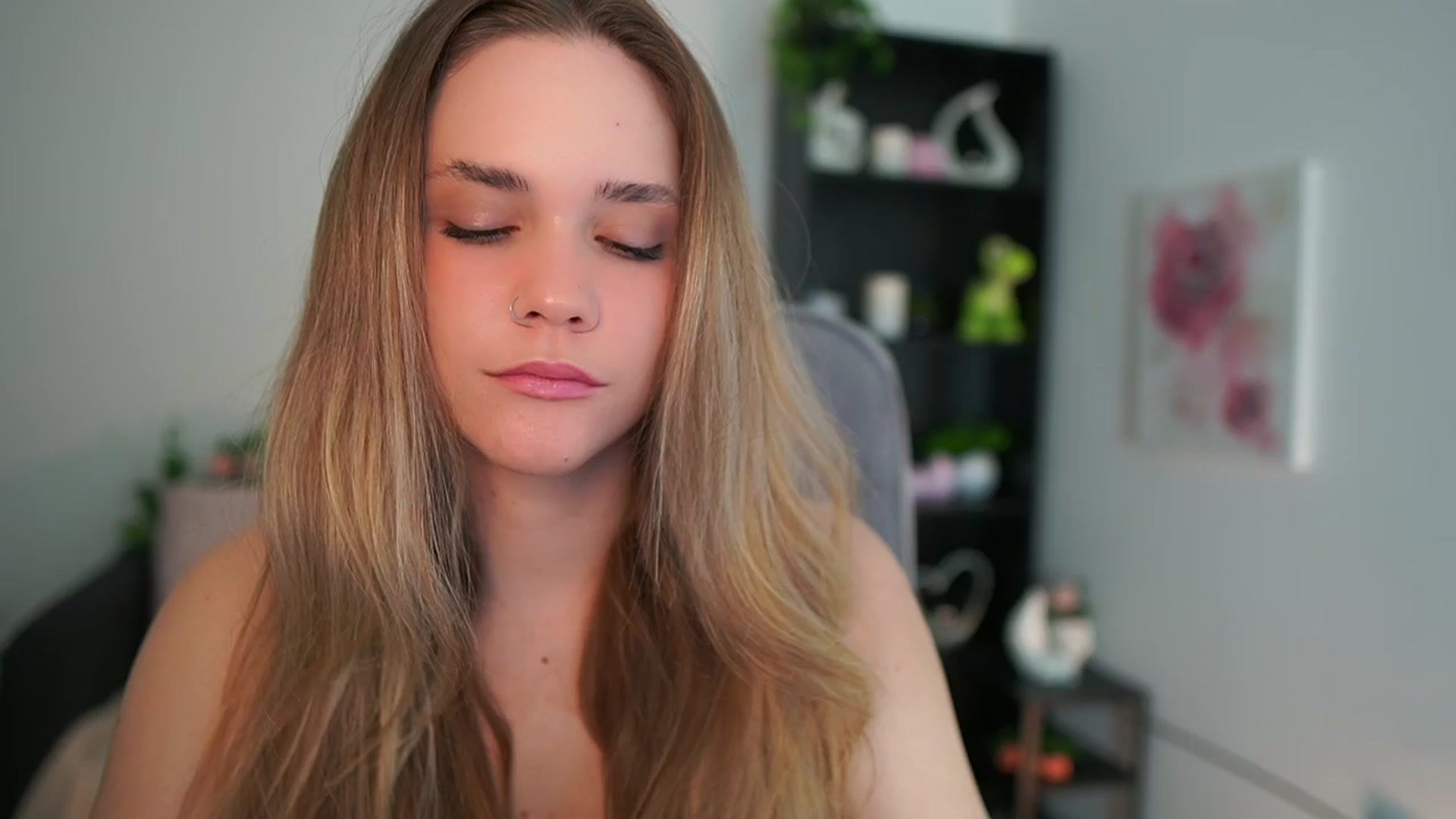 Gallery image thumbnail from Skyla_Novea_'s myfreecams stream on, 04/07/2024, 15:13 image 10 of 20
