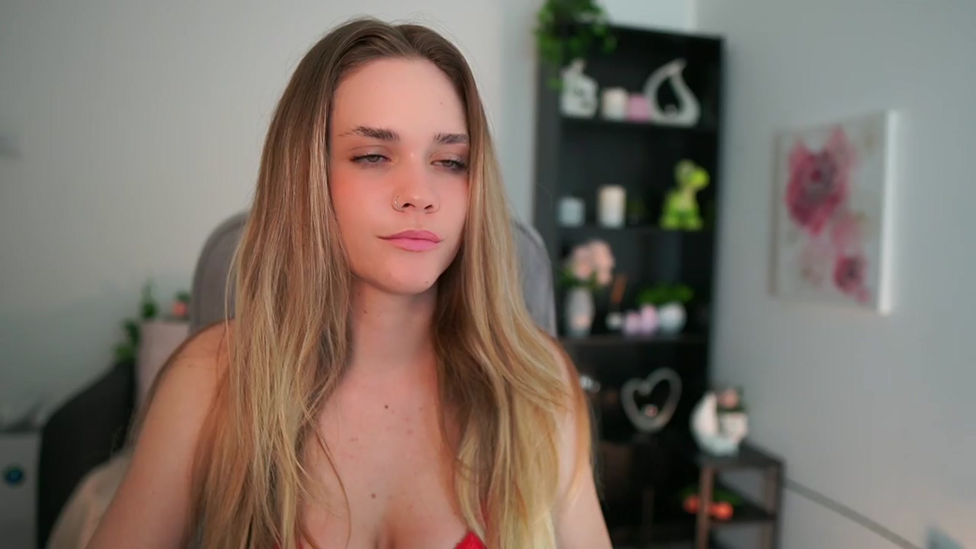 Gallery image thumbnail from Skyla_Novea_'s myfreecams stream on, 04/07/2024, 17:23 image 19 of 20