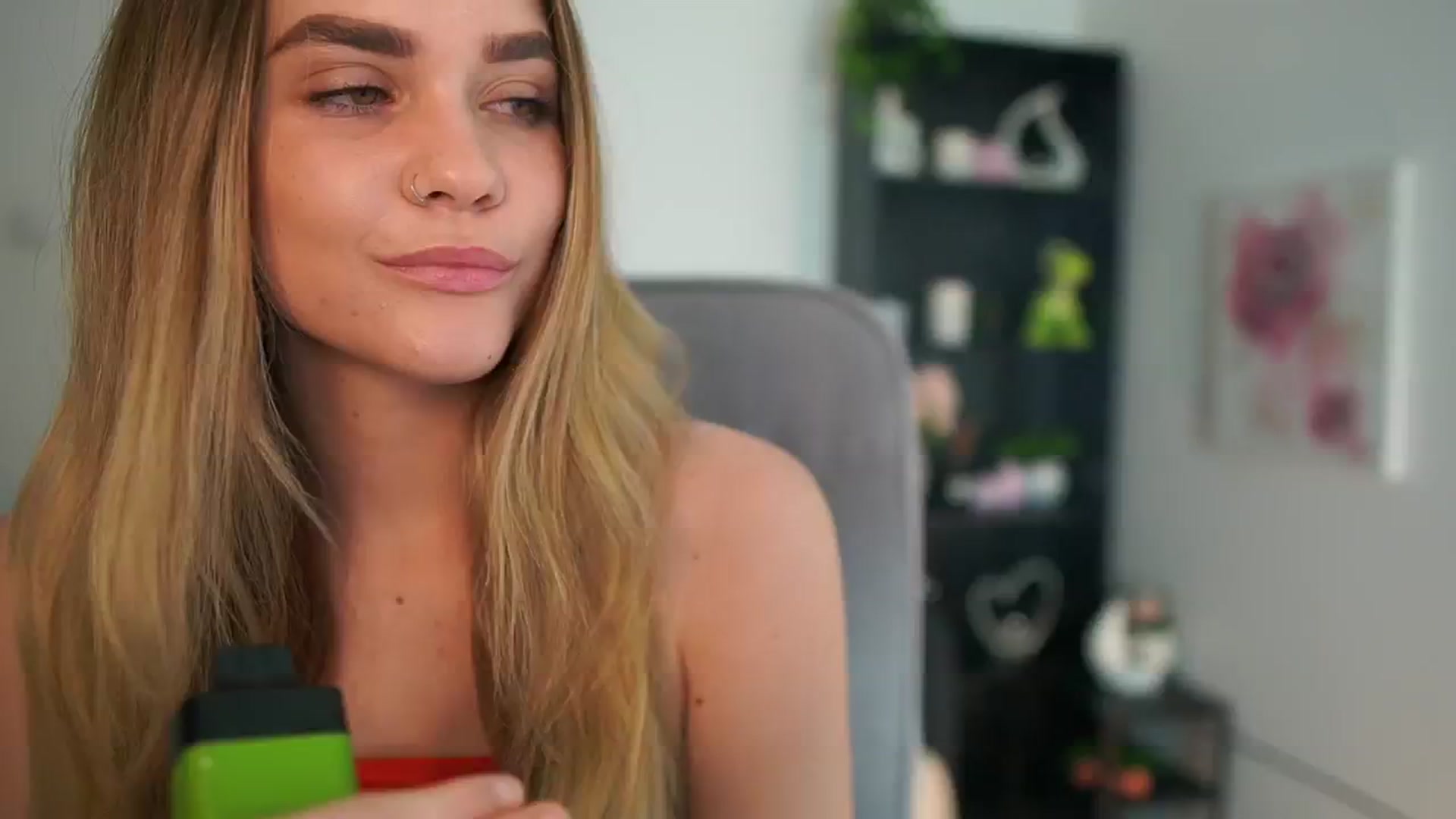 Gallery image thumbnail from Skyla_Novea_'s myfreecams stream on, 04/16/2024, 15:21 image 3 of 20