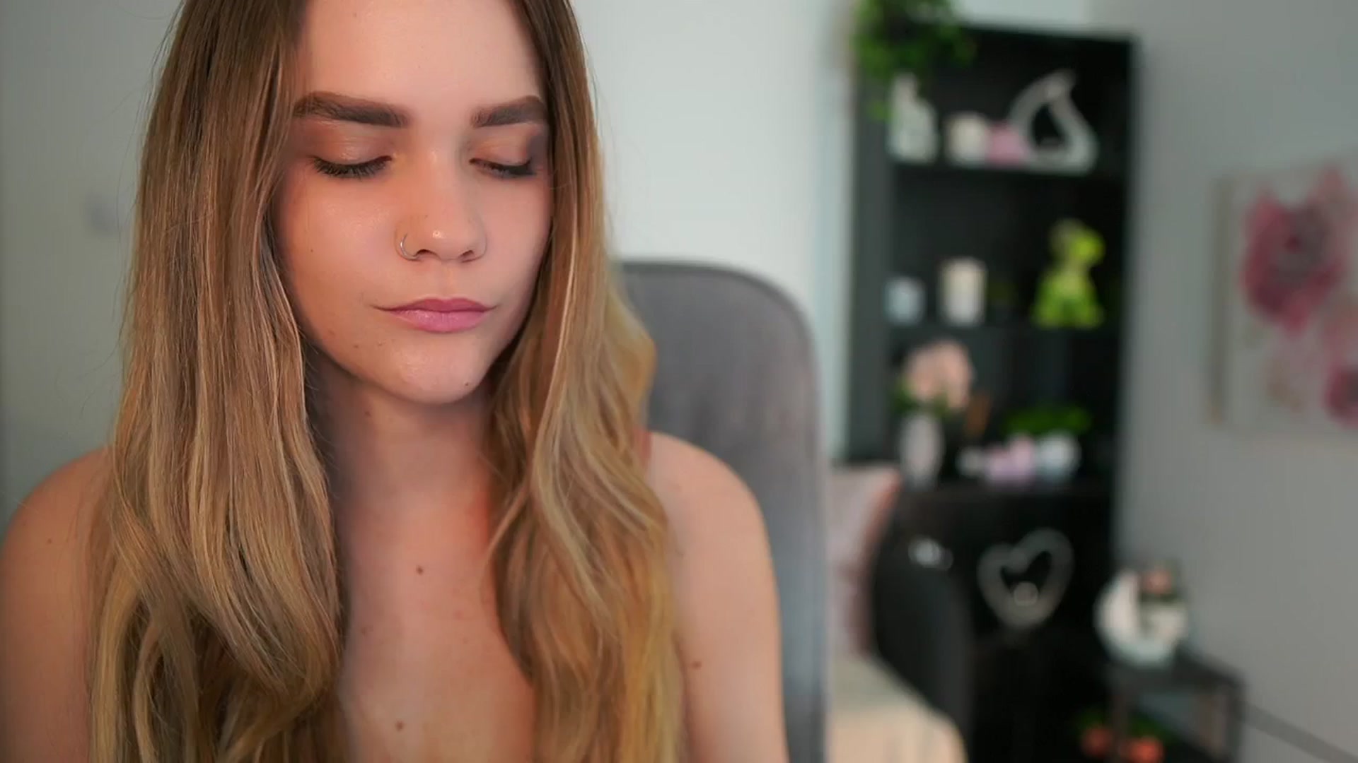 Gallery image thumbnail from Skyla_Novea_'s myfreecams stream on, 04/16/2024, 17:29 image 20 of 20