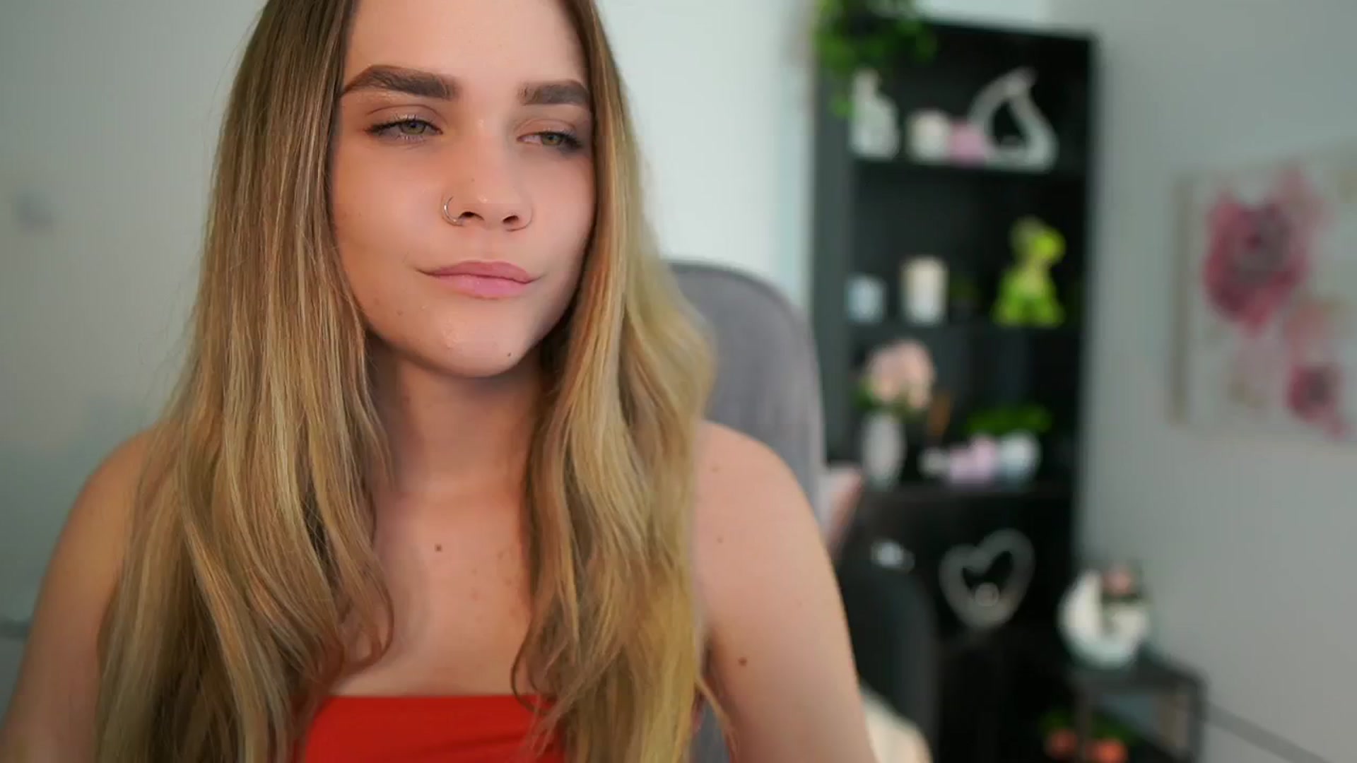 Gallery image thumbnail from Skyla_Novea_'s myfreecams stream on, 04/16/2024, 17:29 image 5 of 20