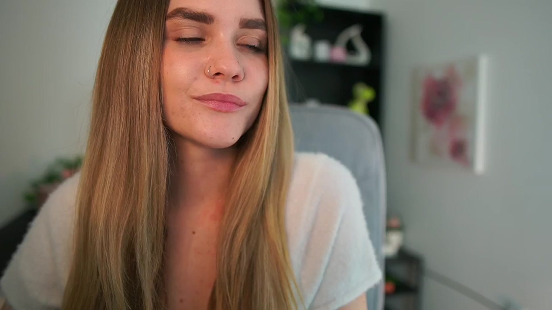 Gallery image thumbnail from Skyla_Novea_'s myfreecams stream on, 04/21/2024, 20:01 image 6 of 20