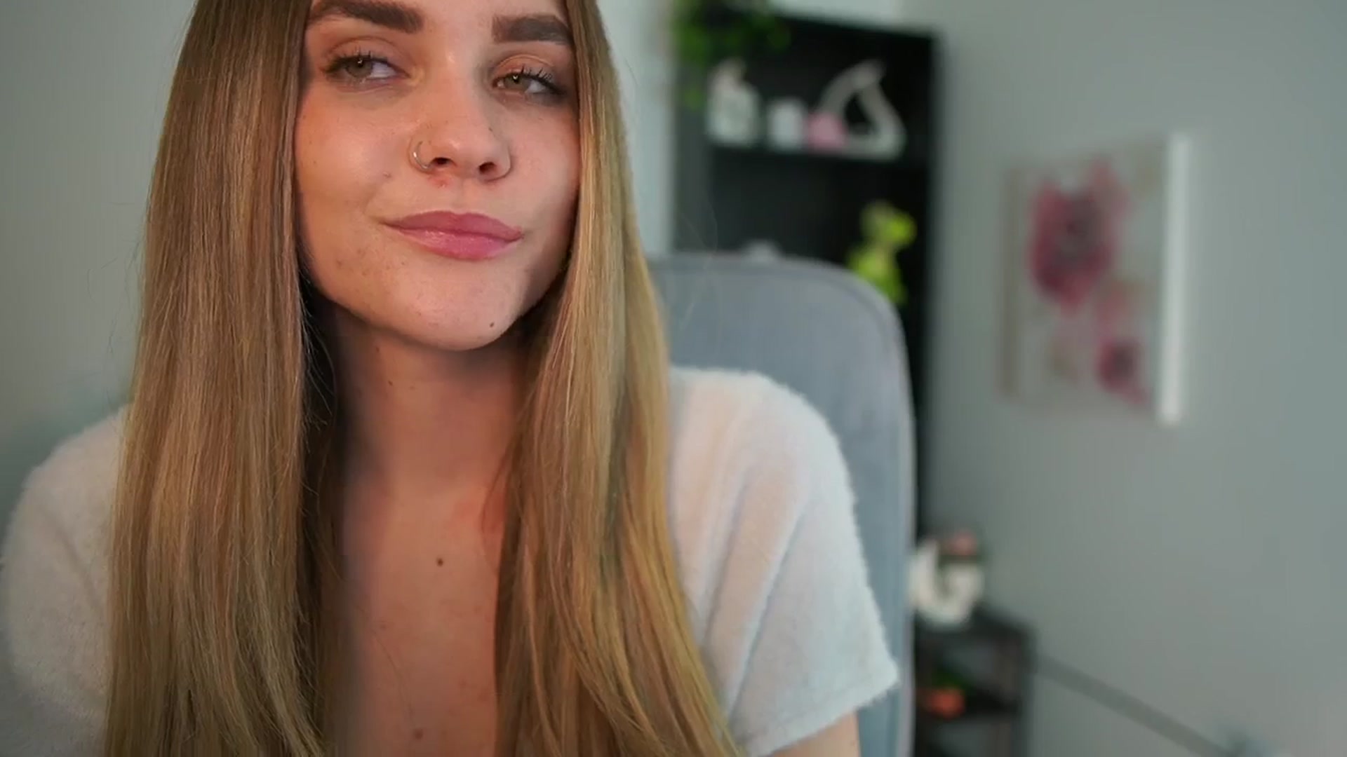 Gallery image thumbnail from Skyla_Novea_'s myfreecams stream on, 04/21/2024, 20:01 image 7 of 20