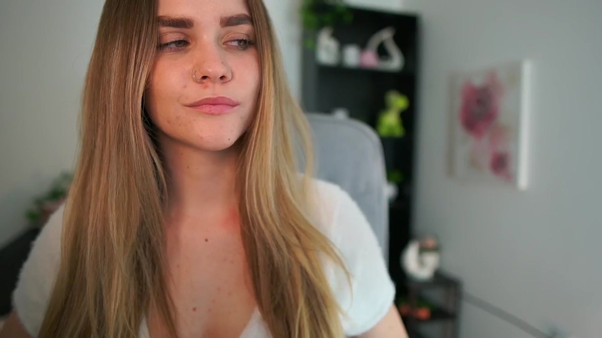 Gallery image thumbnail from Skyla_Novea_'s myfreecams stream on, 04/21/2024, 20:01 image 3 of 20