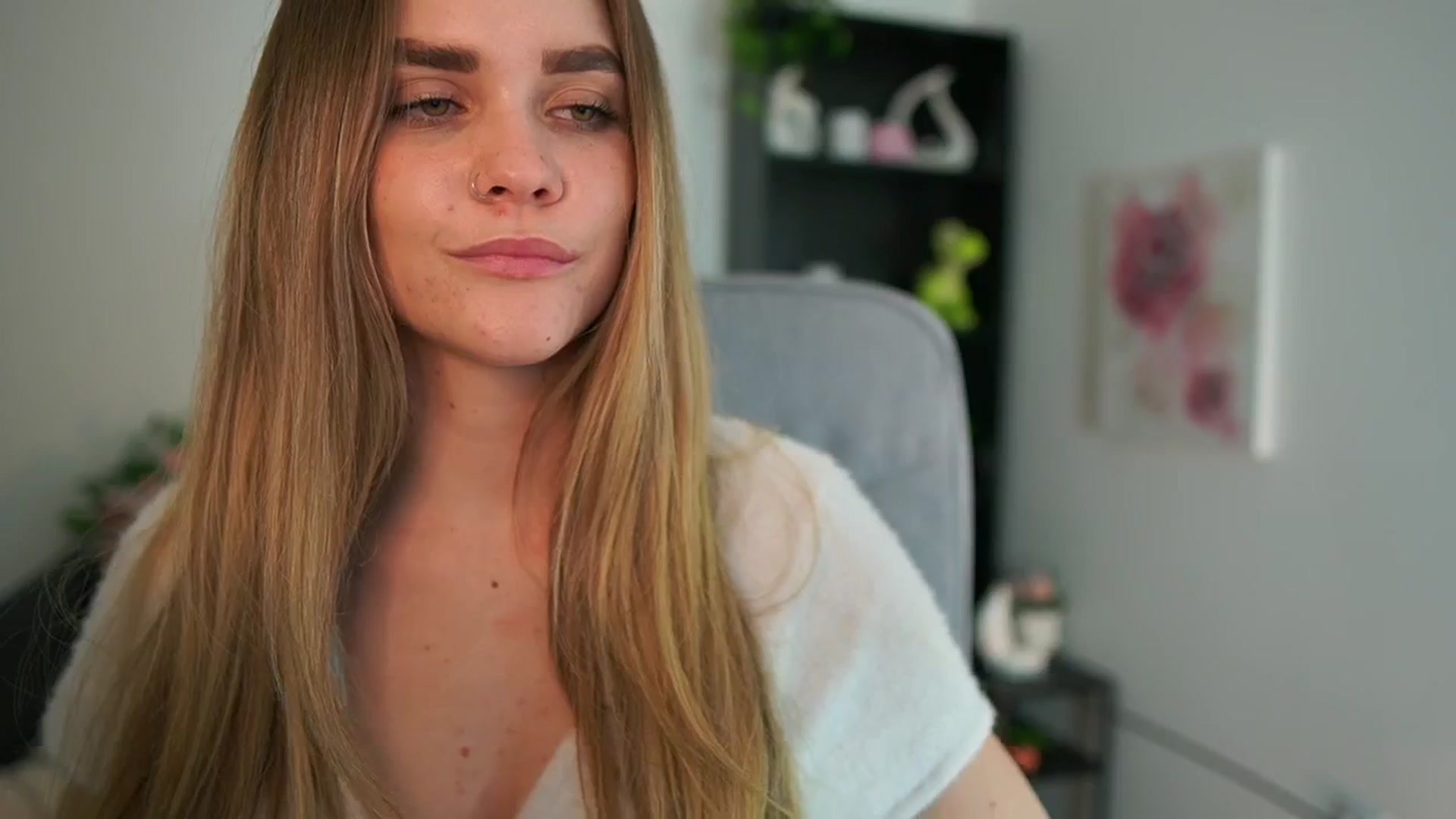 Gallery image thumbnail from Skyla_Novea_'s myfreecams stream on, 04/21/2024, 20:01 image 10 of 20