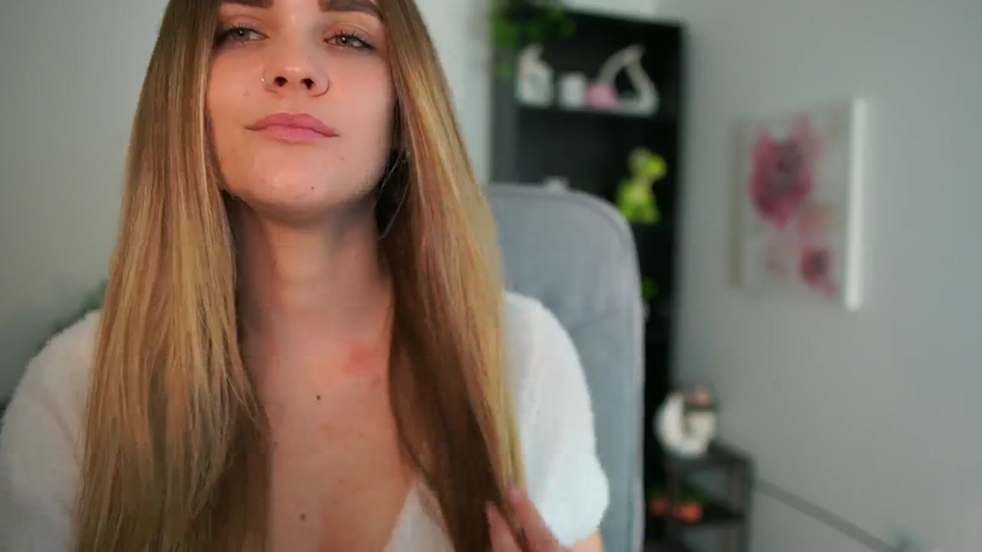 Gallery image thumbnail from Skyla_Novea_'s myfreecams stream on, 04/21/2024, 20:01 image 4 of 20