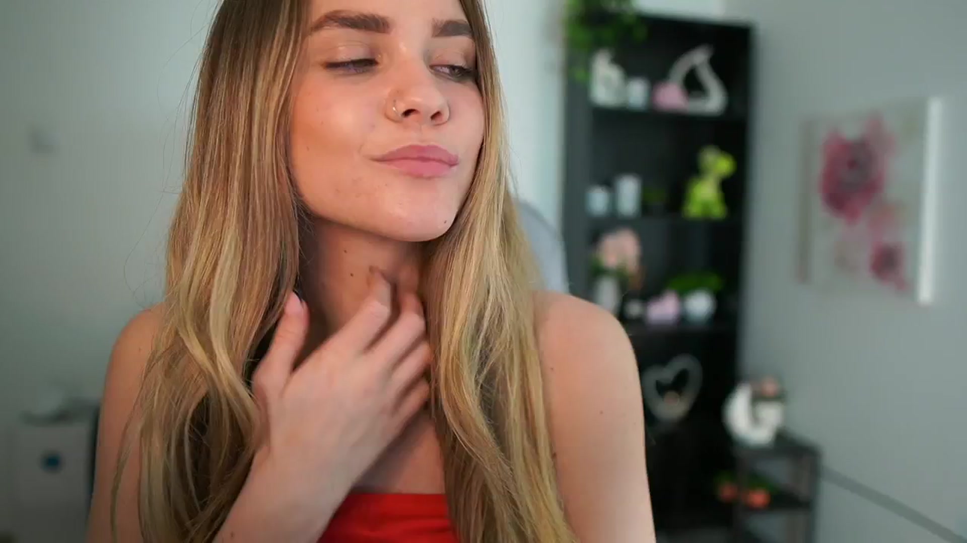 Gallery image thumbnail from Skyla_Novea_'s myfreecams stream on, 04/22/2024, 16:09 image 10 of 20