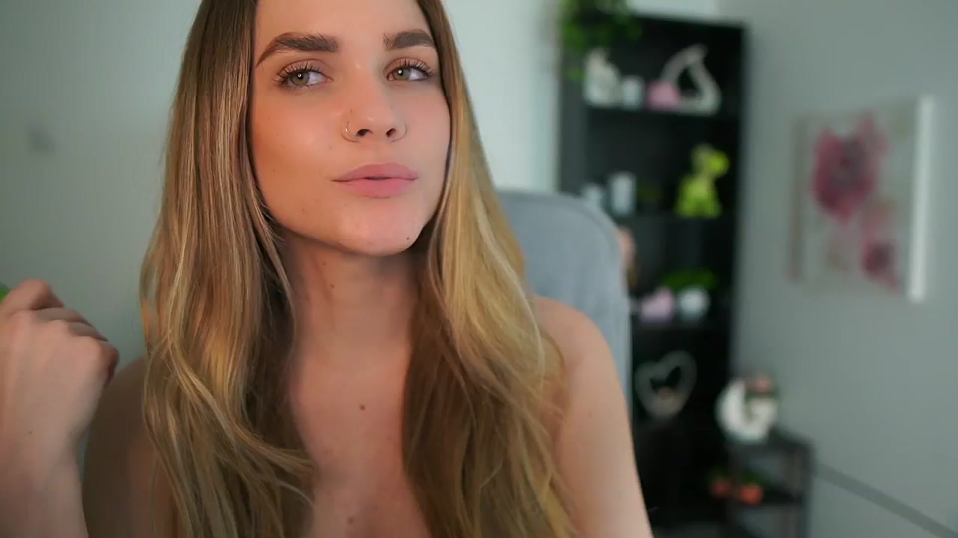Gallery image thumbnail from Skyla_Novea_'s myfreecams stream on, 04/22/2024, 16:09 image 20 of 20
