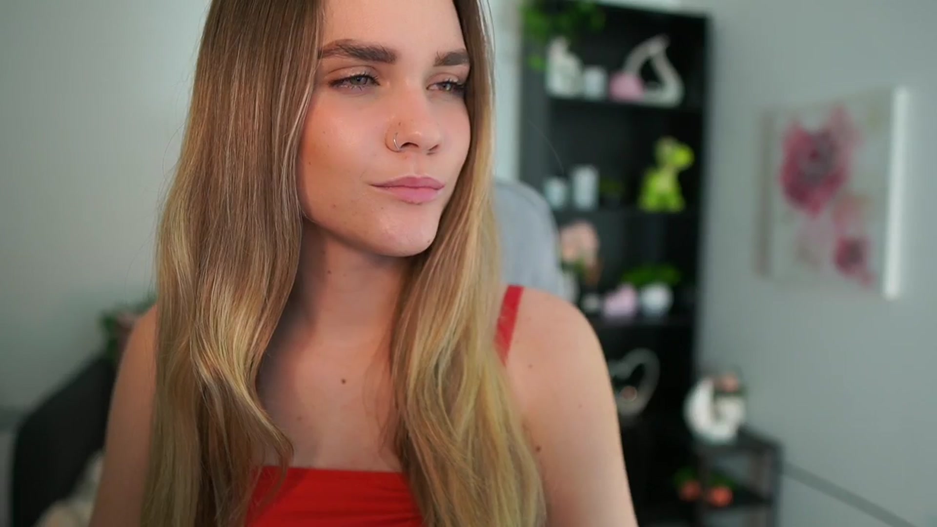 Gallery image thumbnail from Skyla_Novea_'s myfreecams stream on, 04/22/2024, 17:43 image 9 of 20