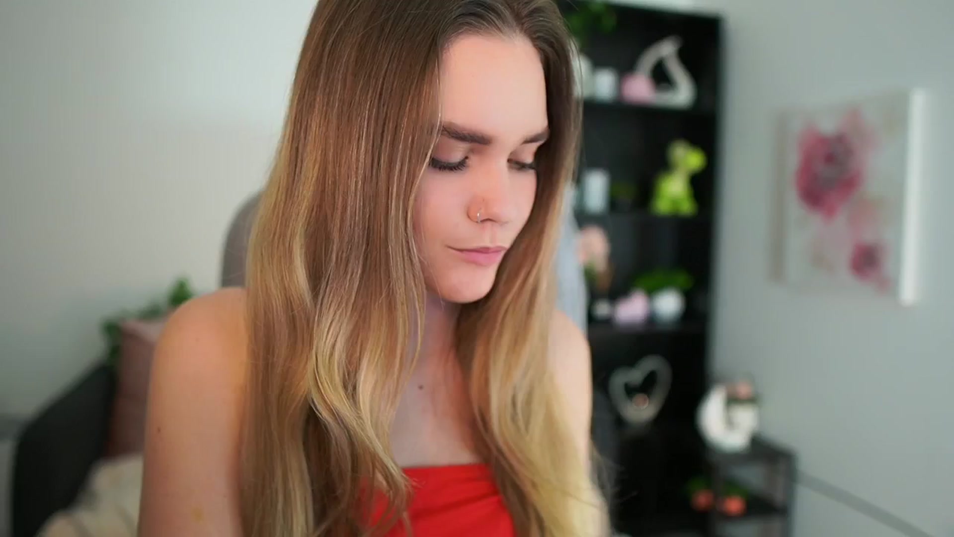 Gallery image thumbnail from Skyla_Novea_'s myfreecams stream on, 04/22/2024, 17:43 image 1 of 20