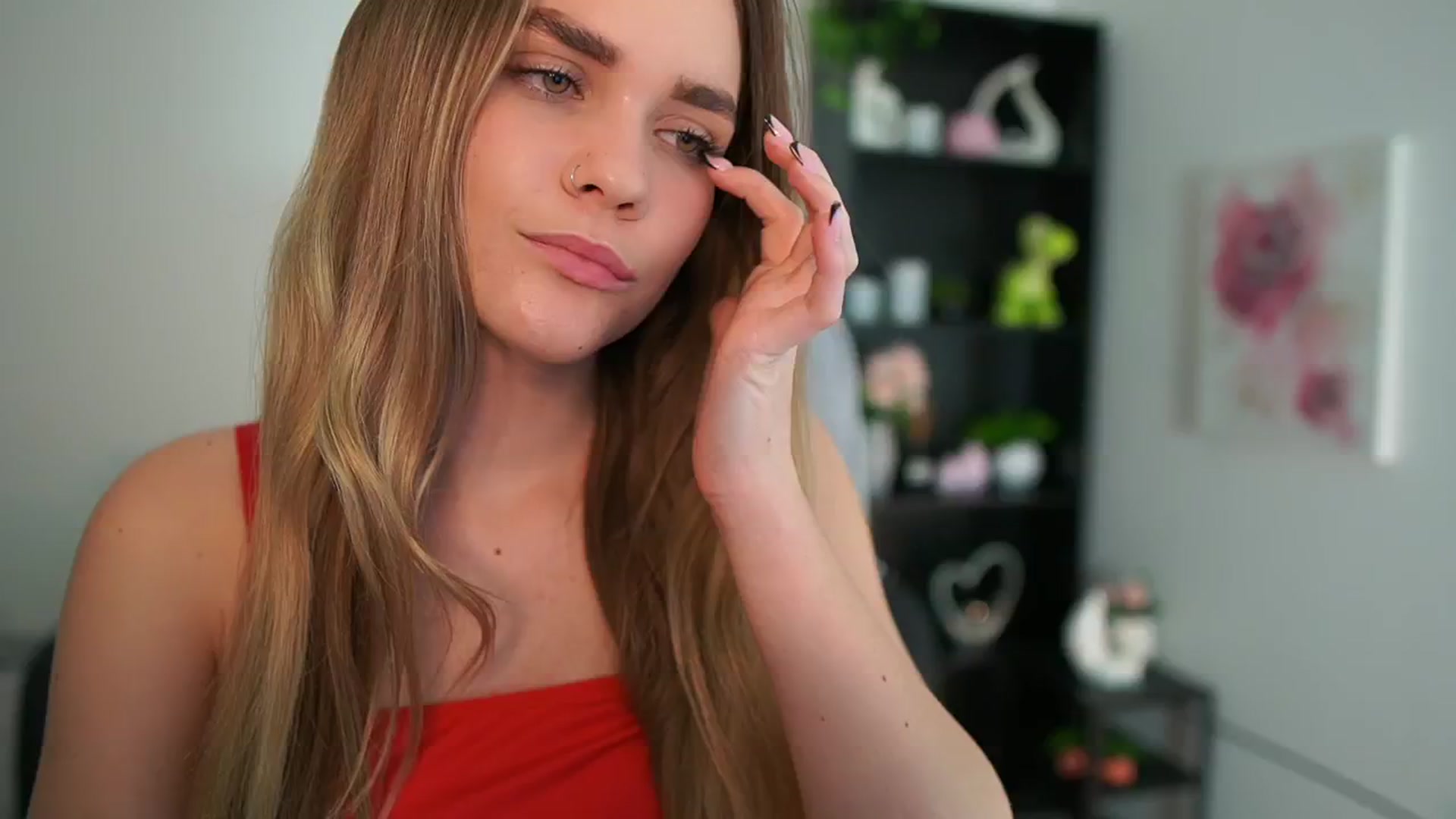 Gallery image thumbnail from Skyla_Novea_'s myfreecams stream on, 04/22/2024, 17:43 image 2 of 20