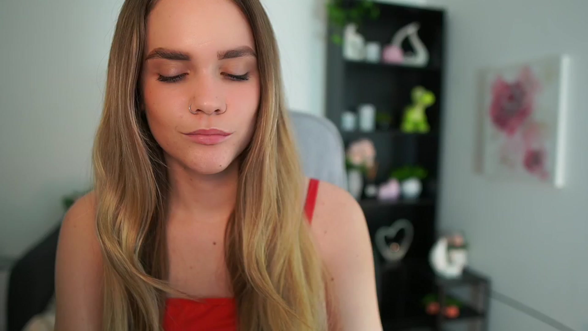 Gallery image thumbnail from Skyla_Novea_'s myfreecams stream on, 04/22/2024, 17:43 image 3 of 20
