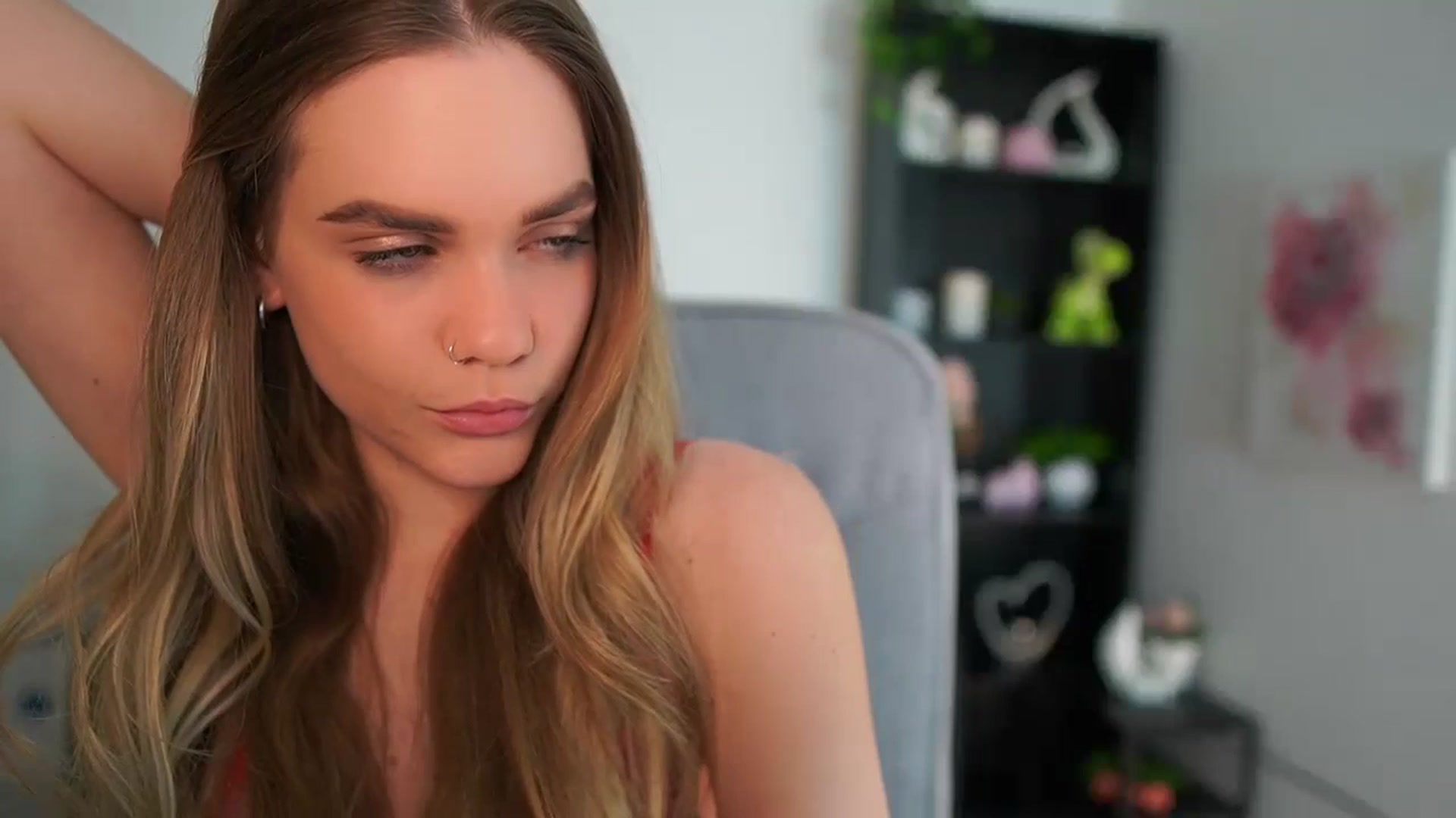 Gallery image thumbnail from Skyla_Novea_'s myfreecams stream on, 04/25/2024, 21:33 image 1 of 20