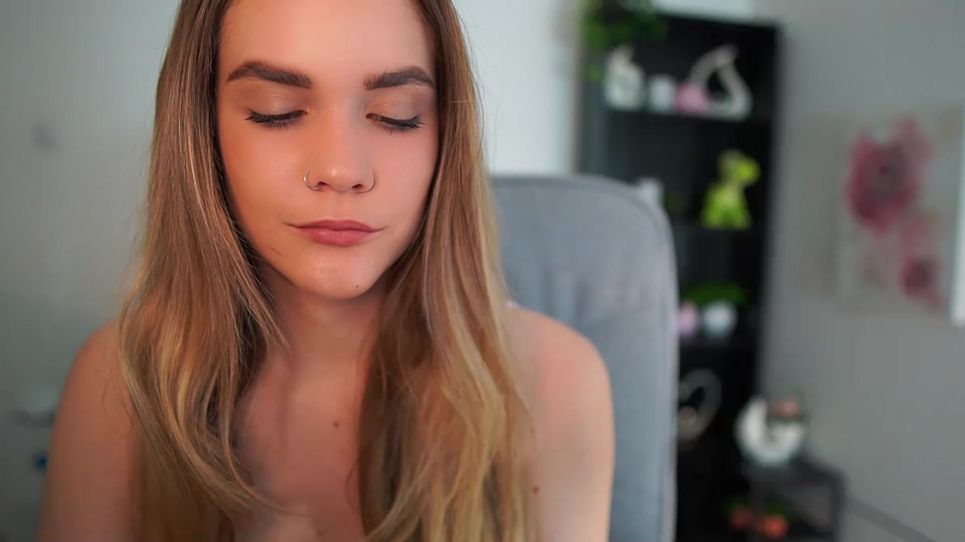 Gallery image thumbnail from Skyla_Novea_'s myfreecams stream on, 04/26/2024, 14:13 image 8 of 20