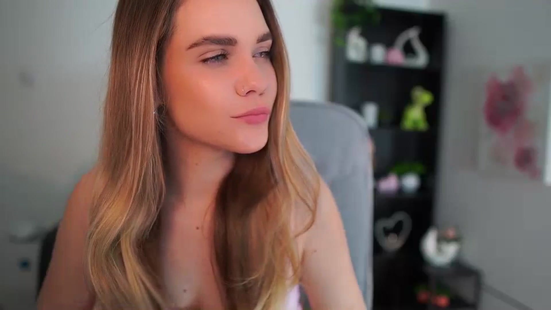 Gallery image thumbnail from Skyla_Novea_'s myfreecams stream on, 04/26/2024, 14:13 image 13 of 20
