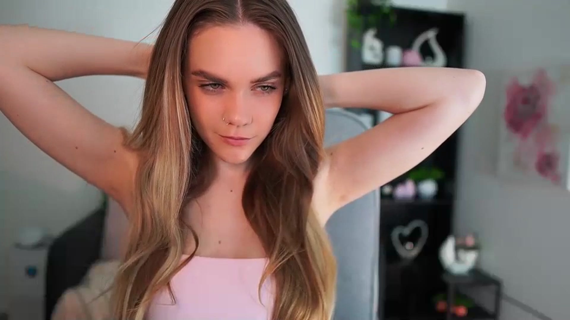 Gallery image thumbnail from Skyla_Novea_'s myfreecams stream on, 04/26/2024, 16:42 image 16 of 20