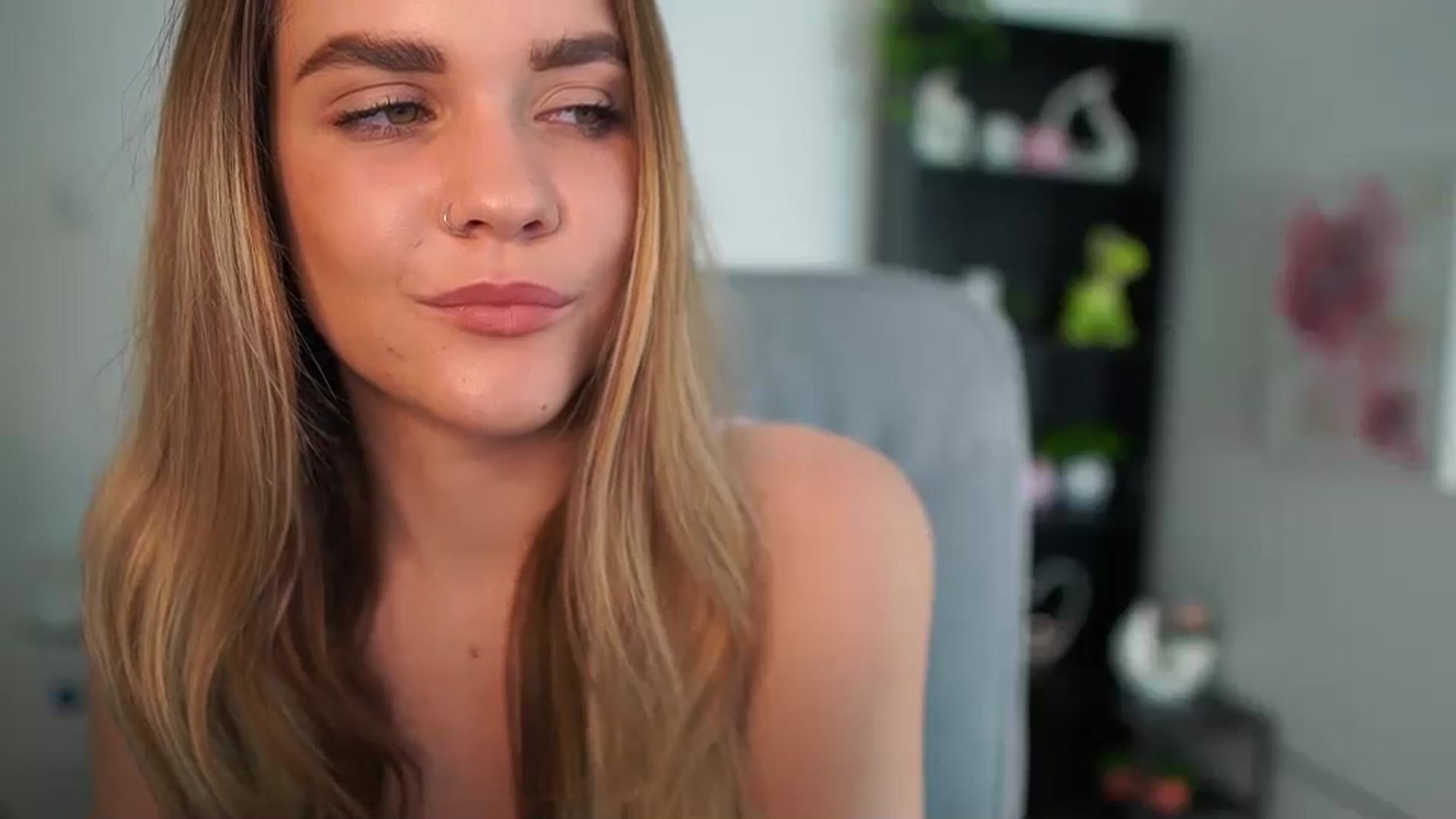 Gallery image thumbnail from Skyla_Novea_'s myfreecams stream on, 04/26/2024, 16:42 image 4 of 20