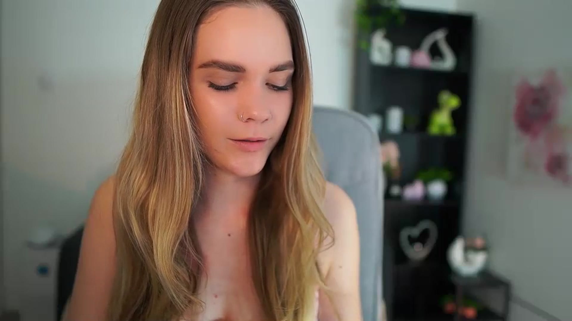 Gallery image thumbnail from Skyla_Novea_'s myfreecams stream on, 04/26/2024, 18:03 image 7 of 20