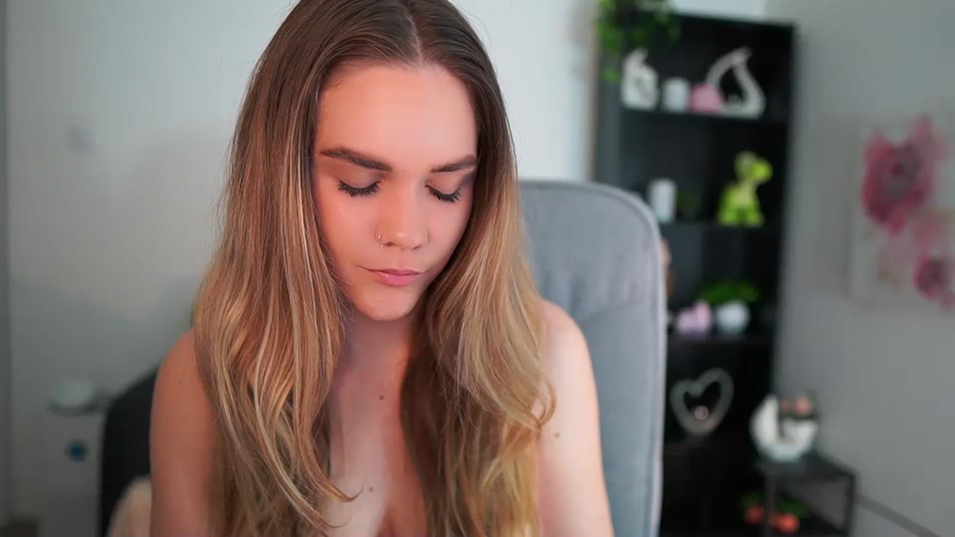 Gallery image thumbnail from Skyla_Novea_'s myfreecams stream on, 04/26/2024, 18:03 image 20 of 20