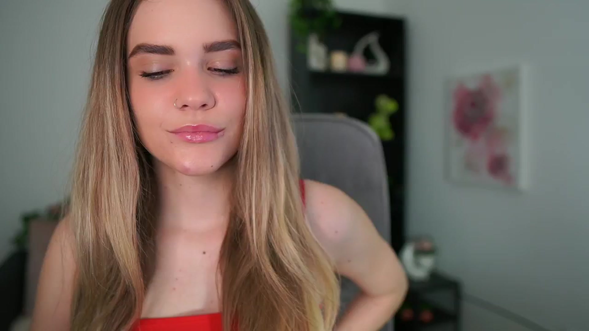 Gallery image thumbnail from Skyla_Novea_'s myfreecams stream on, 05/04/2024, 08:36 image 6 of 20