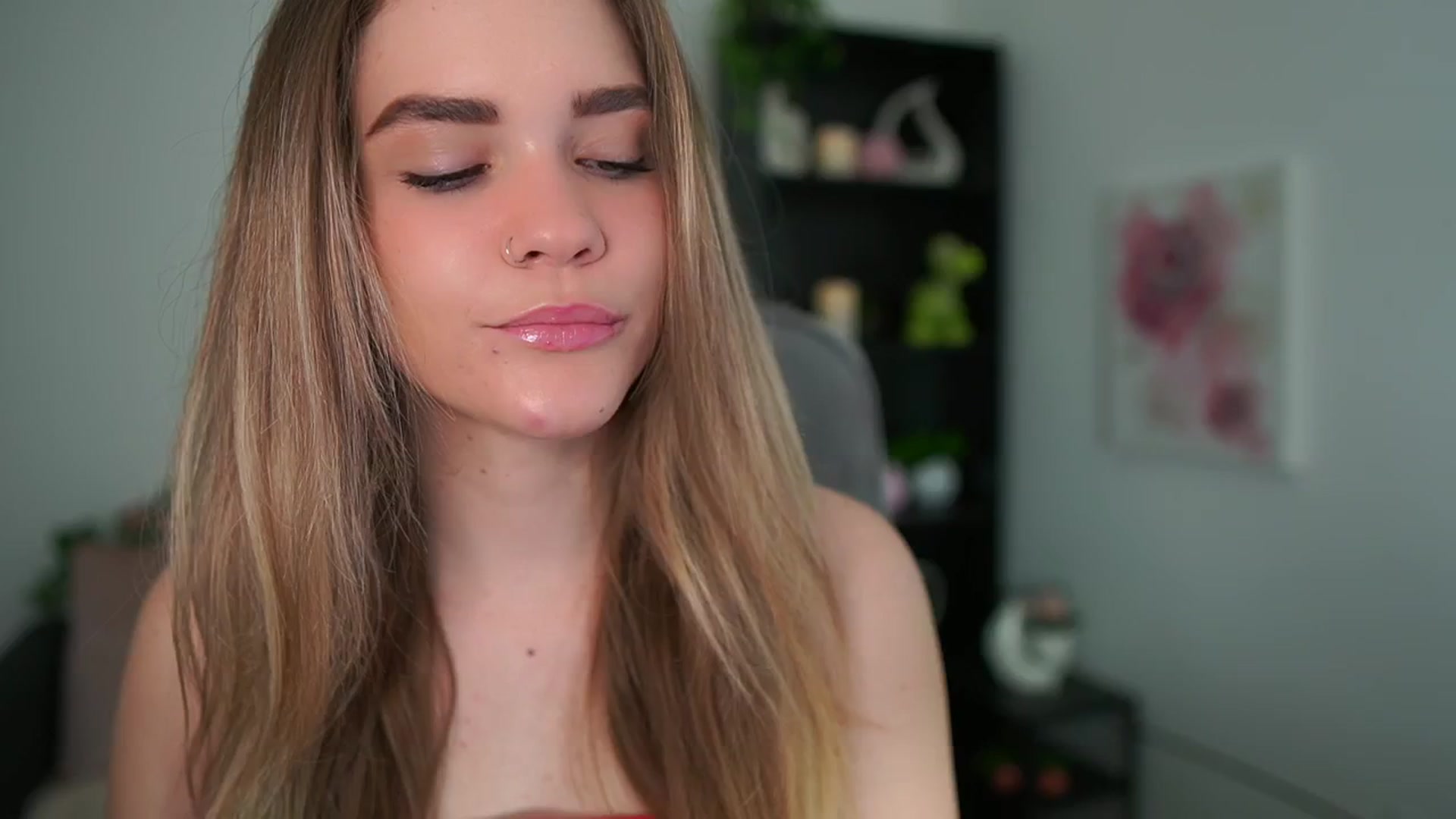 Gallery image thumbnail from Skyla_Novea_'s myfreecams stream on, 05/04/2024, 08:36 image 20 of 20