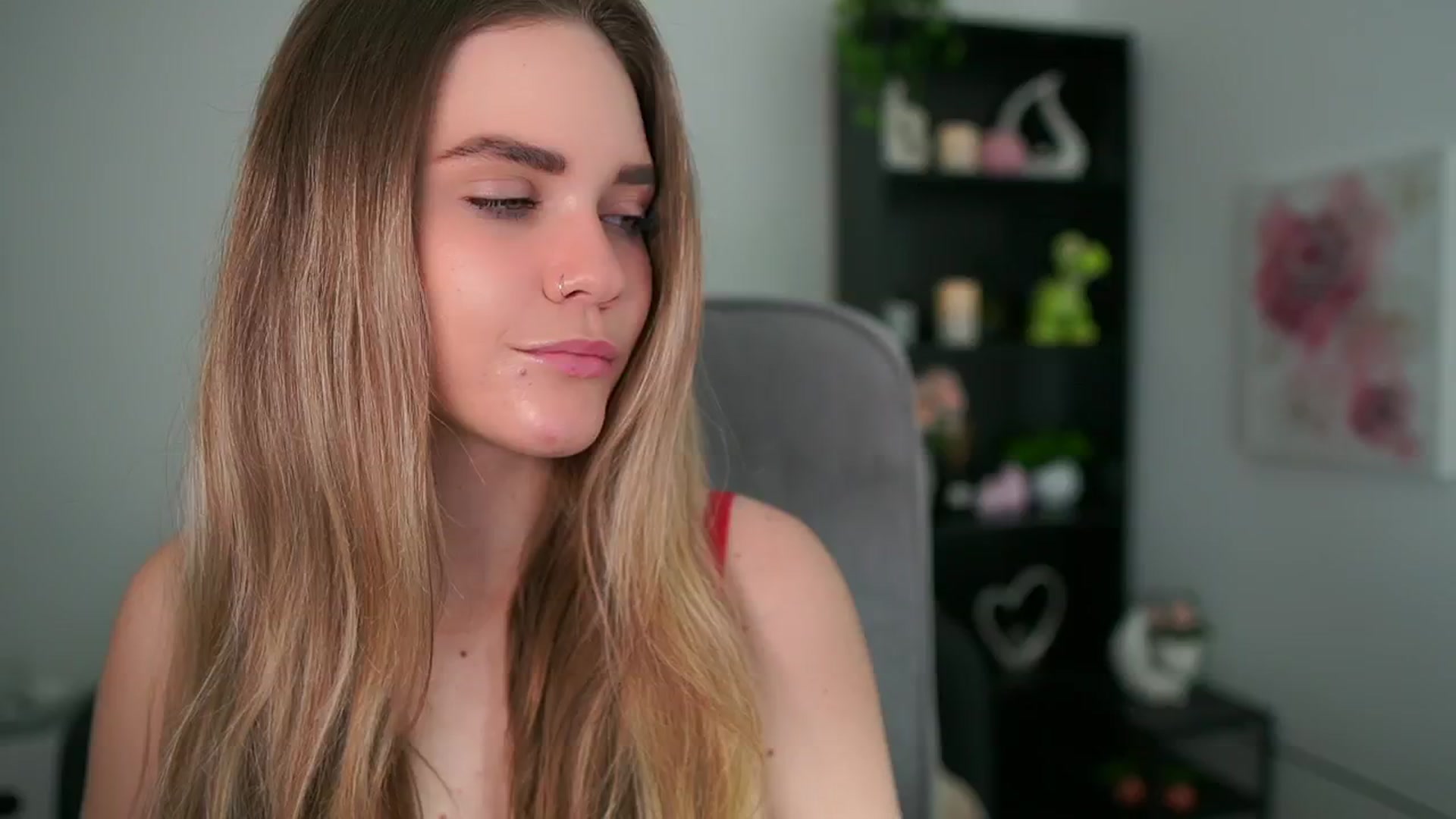 Gallery image thumbnail from Skyla_Novea_'s myfreecams stream on, 05/04/2024, 10:34 image 16 of 20