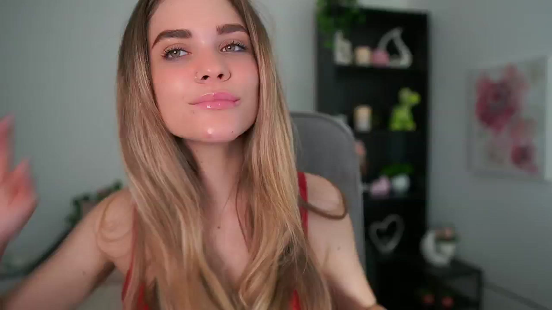 Gallery image thumbnail from Skyla_Novea_'s myfreecams stream on, 05/04/2024, 10:34 image 14 of 20