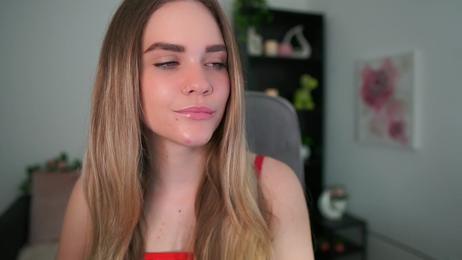 Gallery image thumbnail from Skyla_Novea_'s myfreecams stream on, 05/04/2024, 10:34 image 10 of 20