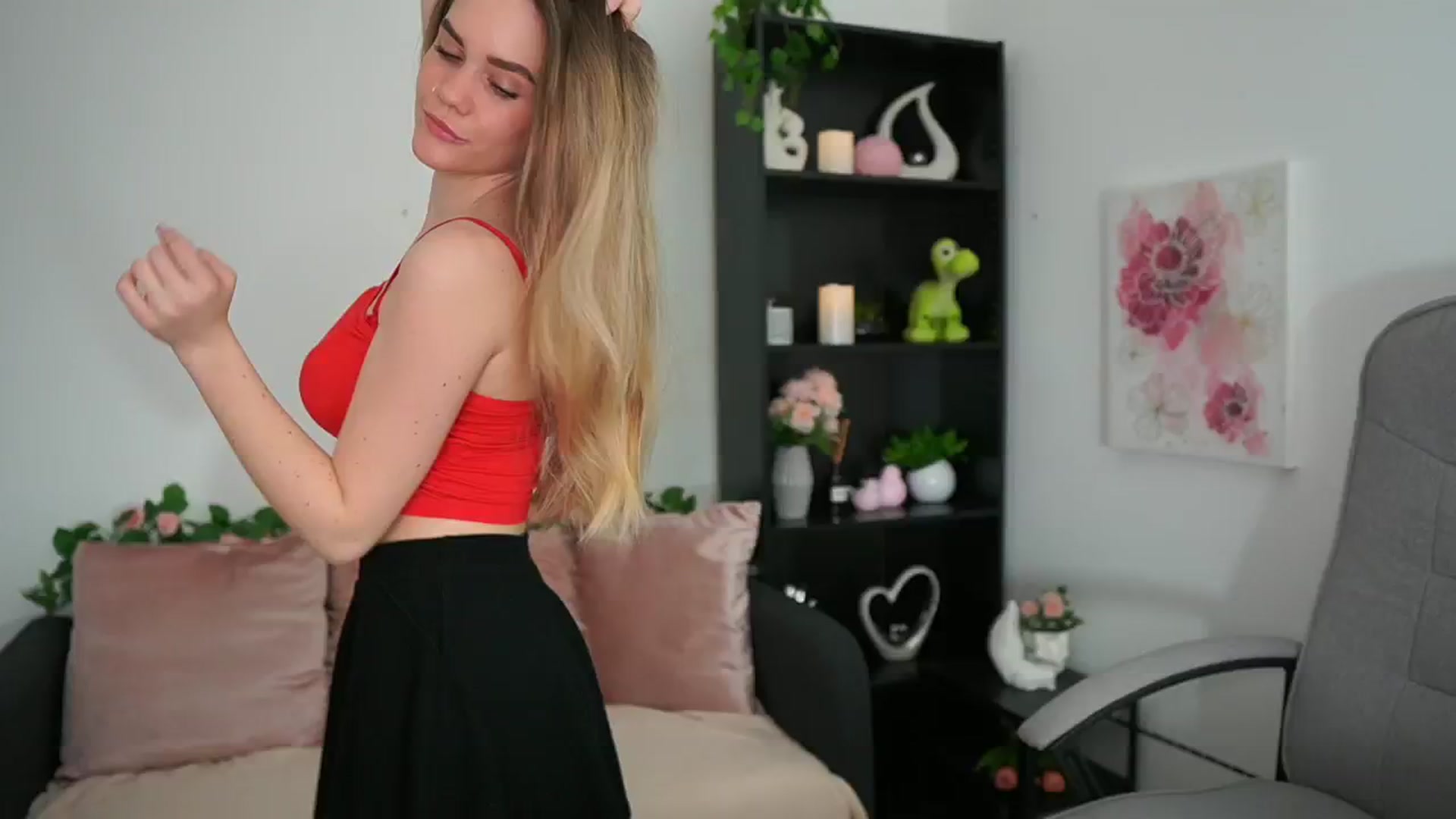 Gallery image thumbnail from Skyla_Novea_'s myfreecams stream on, 05/04/2024, 10:34 image 3 of 20
