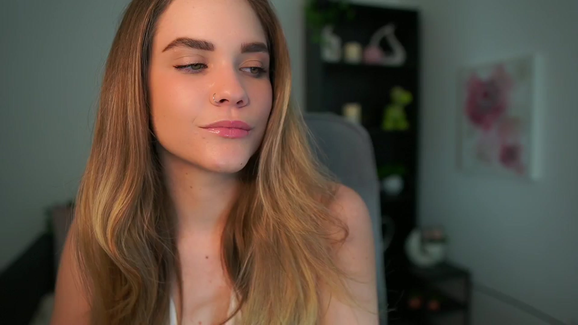 Gallery image thumbnail from Skyla_Novea_'s myfreecams stream on, 05/06/2024, 13:39 image 2 of 20