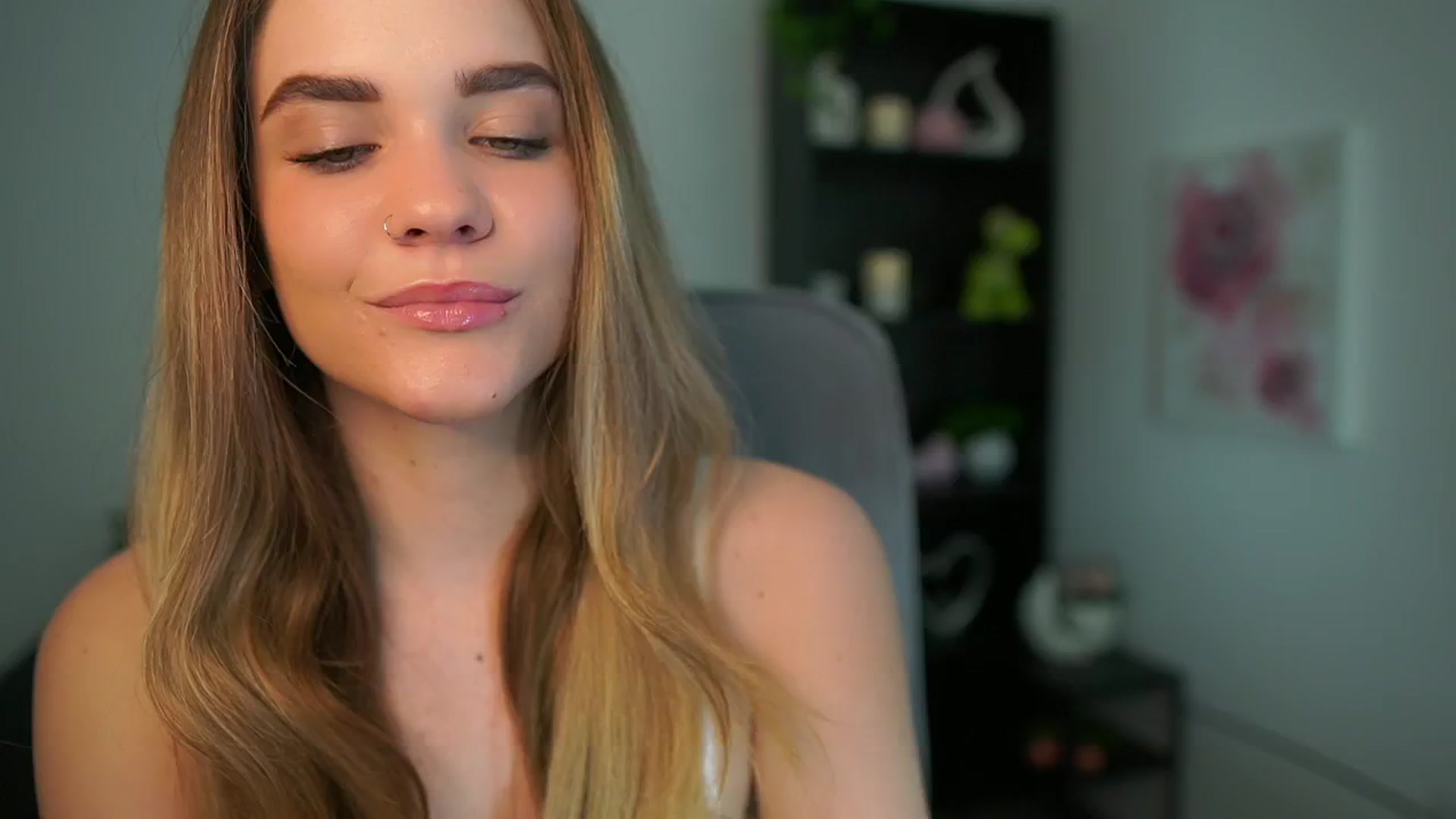 Gallery image thumbnail from Skyla_Novea_'s myfreecams stream on, 05/06/2024, 13:39 image 14 of 20