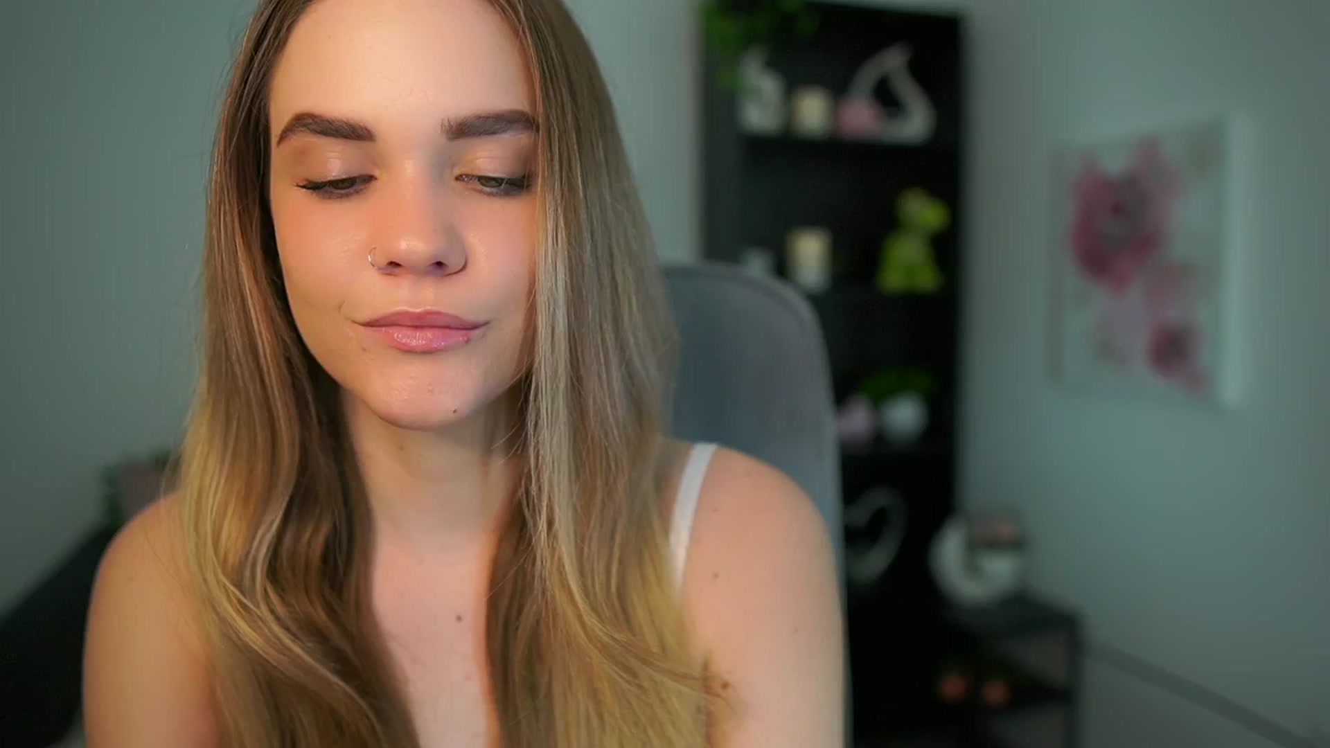 Gallery image thumbnail from Skyla_Novea_'s myfreecams stream on, 05/06/2024, 13:39 image 18 of 20
