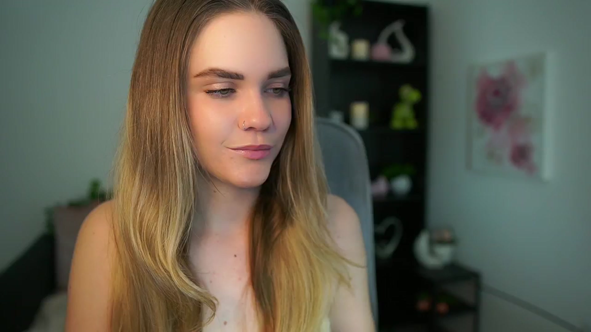 Gallery image thumbnail from Skyla_Novea_'s myfreecams stream on, 05/06/2024, 13:39 image 17 of 20