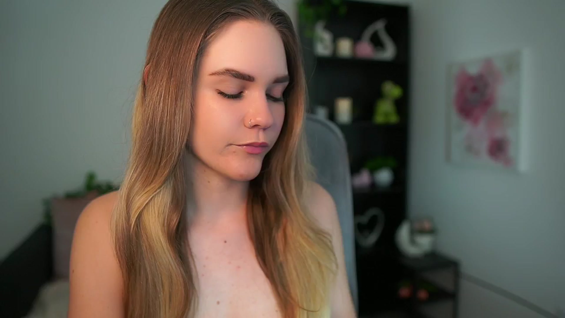Gallery image thumbnail from Skyla_Novea_'s myfreecams stream on, 05/06/2024, 13:39 image 12 of 20